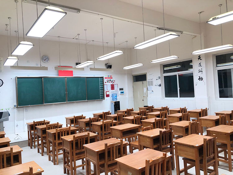 LED教室燈黑板燈護眼燈有用嗎家里可以安裝護眼燈嗎 