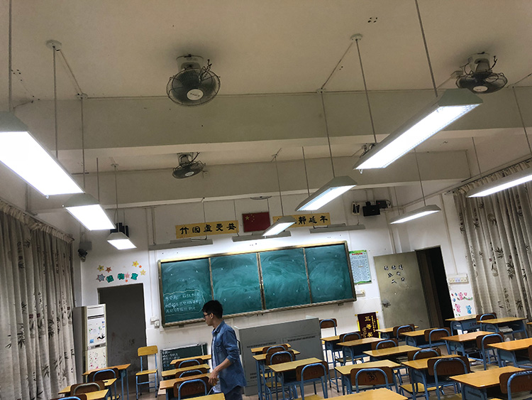 LED教室護(hù)眼燈產(chǎn)品供應(yīng)安裝售后無憂